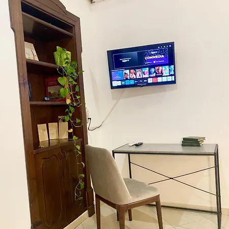 Casa Intera Con Terrazzo * Napels