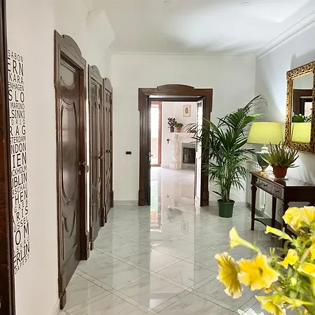 Casa Intera Con Terrazzo * 나폴리