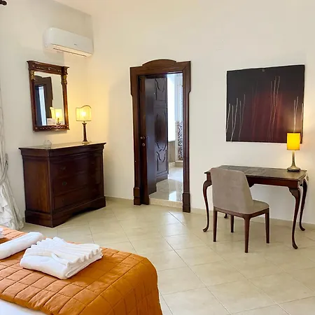 Casa Intera Con Terrazzo Nápoles