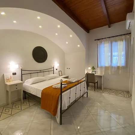 Casa Intera Con Terrazzo Nápoles