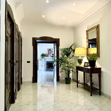 Casa Intera Con Terrazzo * 나폴리