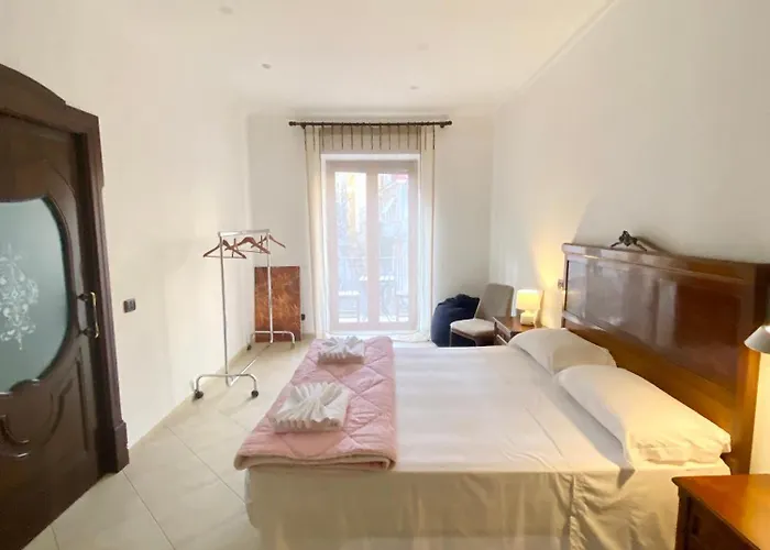 Casa Intera Con Terrazzo Naples