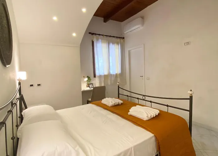 Casa Intera Con Terrazzo Appartement Naples