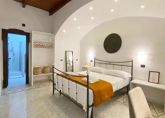 Casa Intera Con Terrazzo Naples