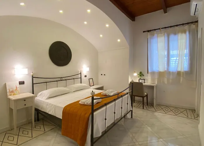 Casa Intera Con Terrazzo Naples