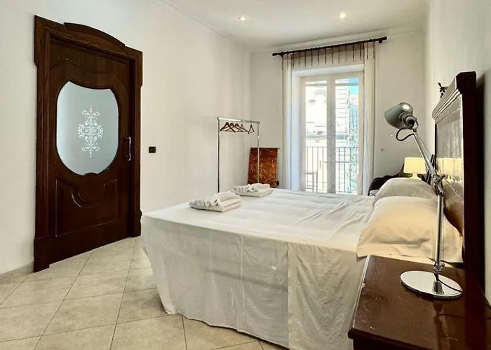 Casa Intera Con Terrazzo * Naples